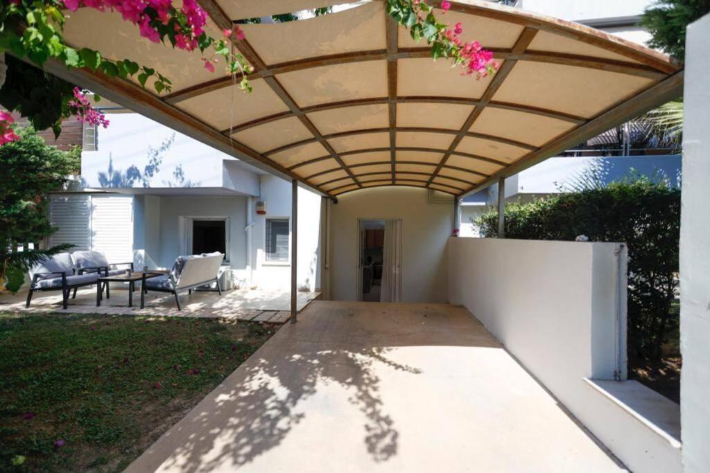 Pame Rentals - Cozy Glyfada Stay With Free Parking Atene Esterno foto