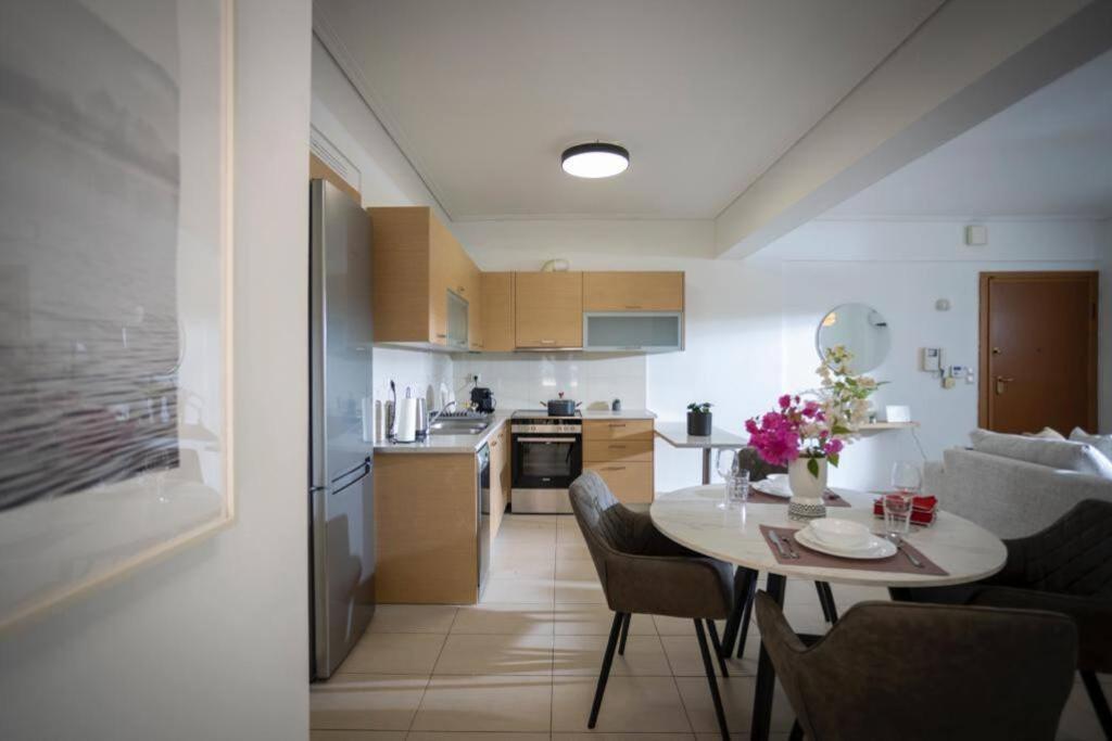 Pame Rentals - Cozy Glyfada Stay With Free Parking Atene Esterno foto