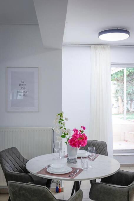 Pame Rentals - Cozy Glyfada Stay With Free Parking Atene Esterno foto