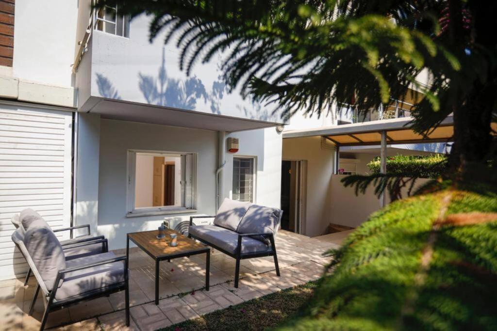 Pame Rentals - Cozy Glyfada Stay With Free Parking Atene Esterno foto