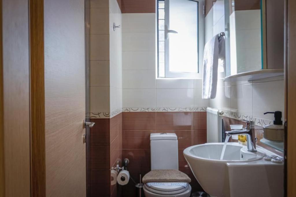 Pame Rentals - Cozy Glyfada Stay With Free Parking Atene Esterno foto